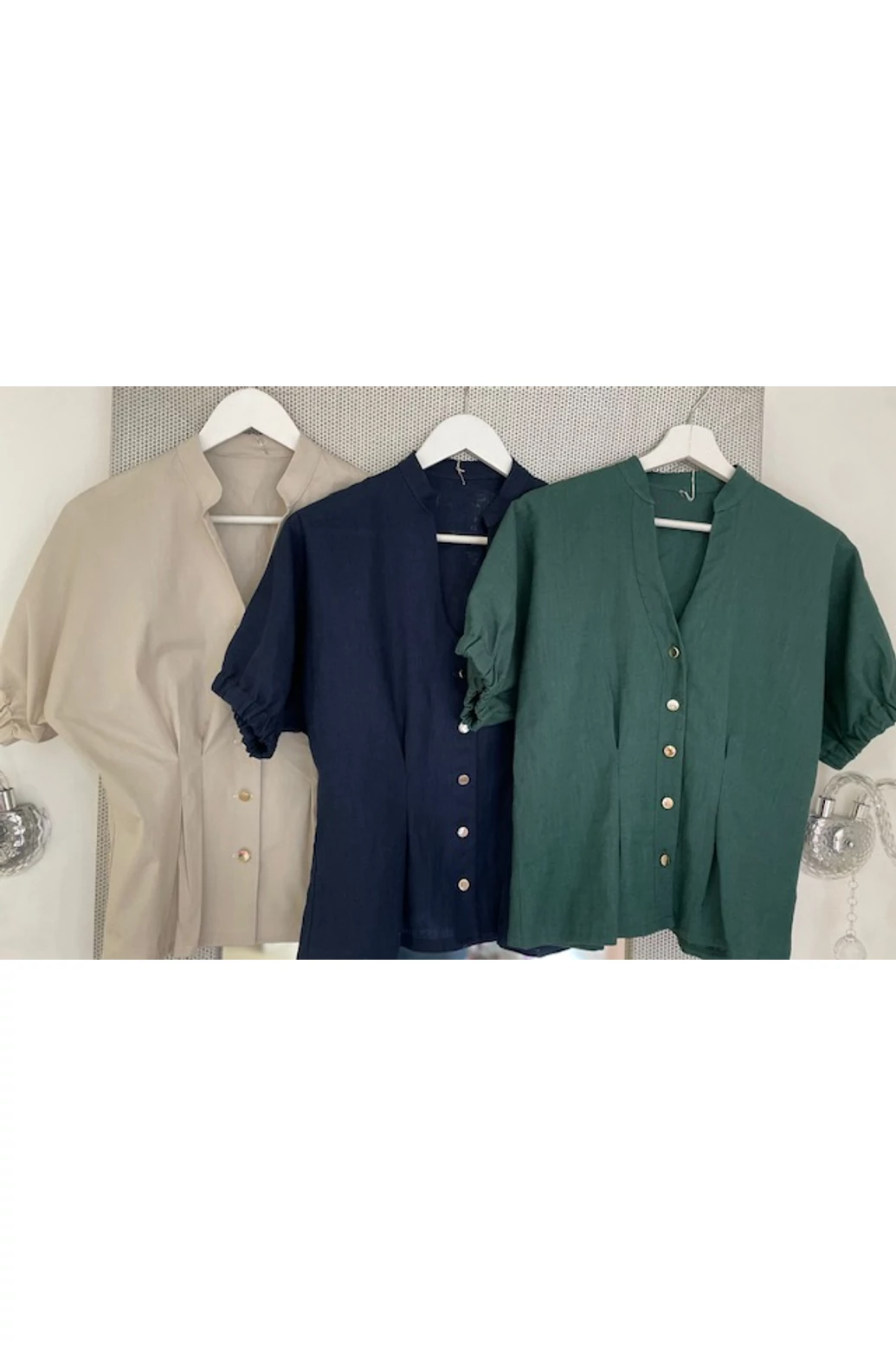 Serena blúz - letisztult természetes anyag klasszikus gombos fazon 