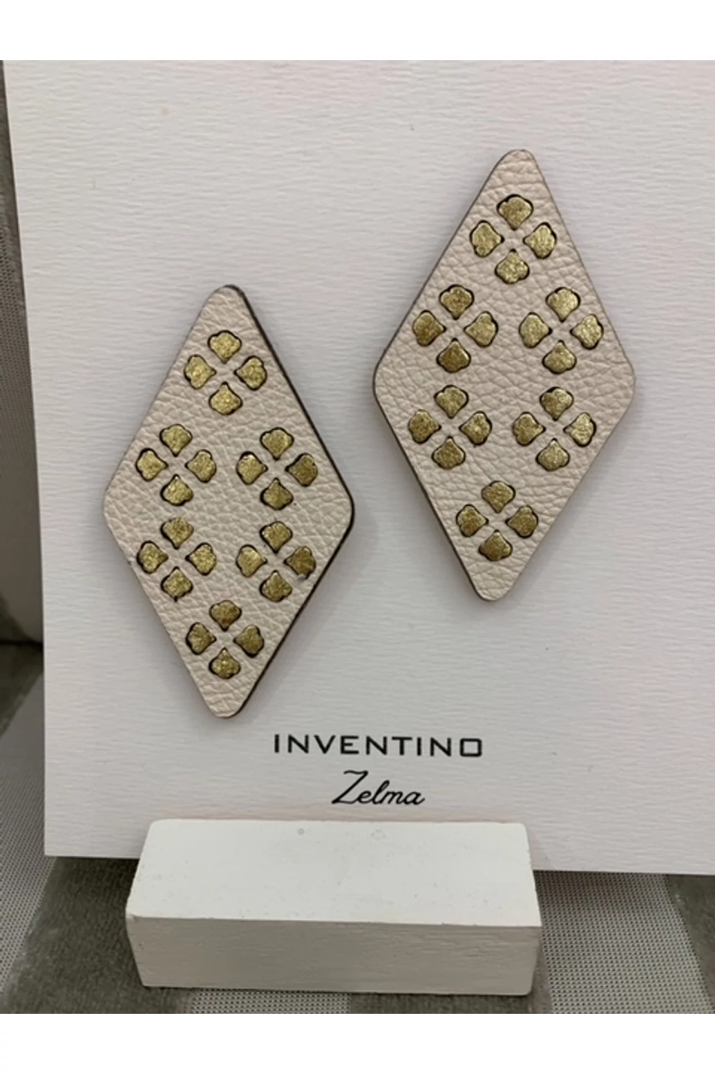 Inventino Zelma fülbevaló nagy bézs, arany - ősz típusnak 