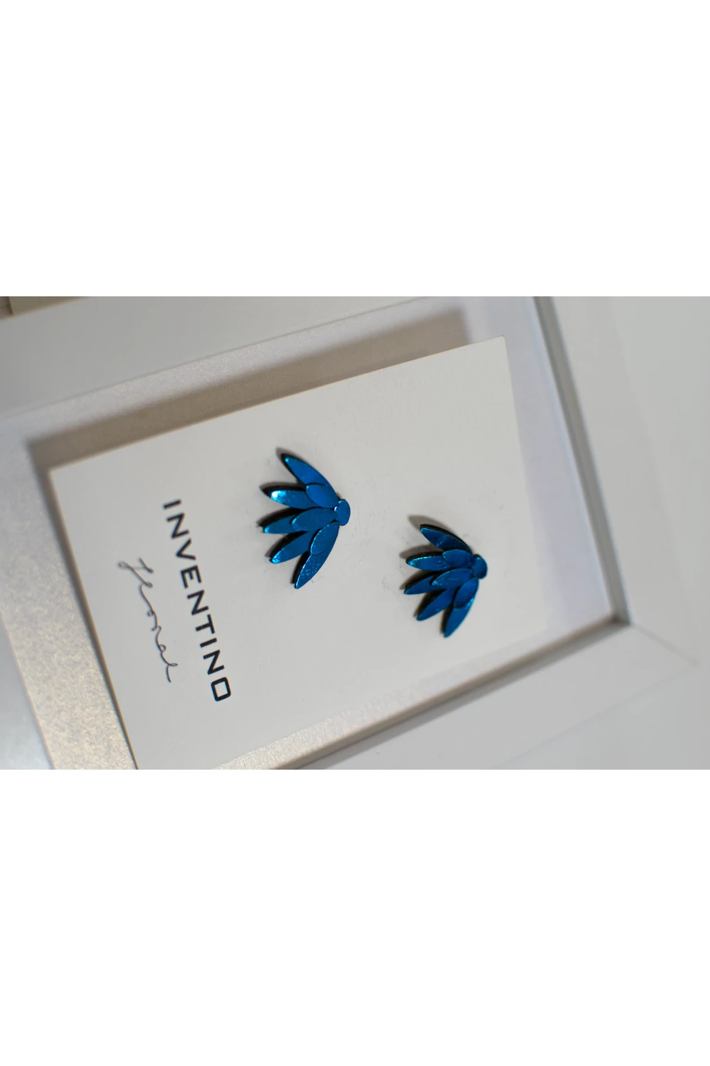  Inventino_Floral_Mono_metál óceán kék_tavasz