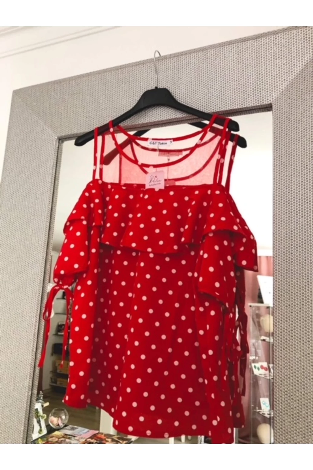 Piros fehér pöttyes blúz-