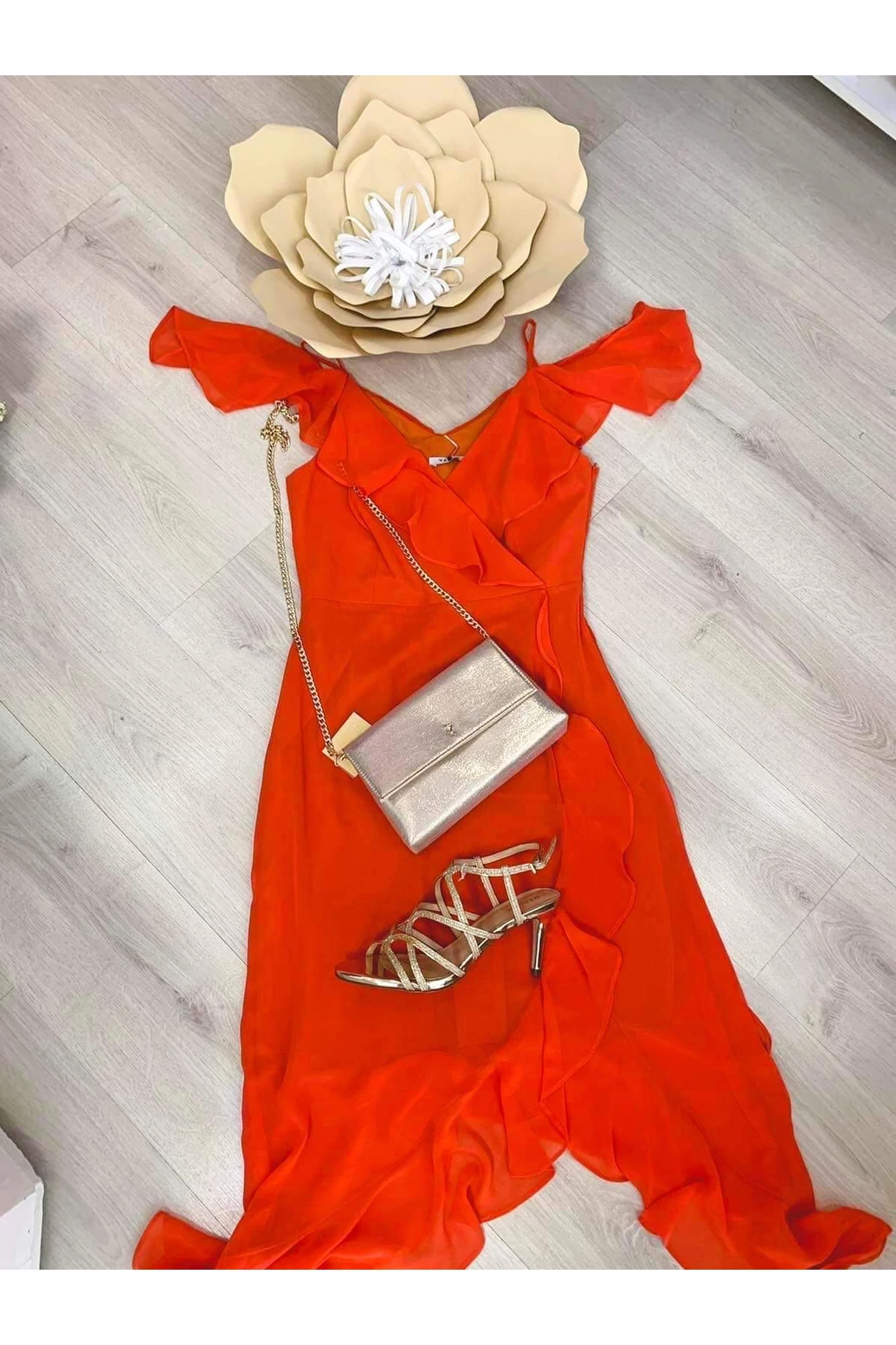 Narancs vállpántos fodros ruha 