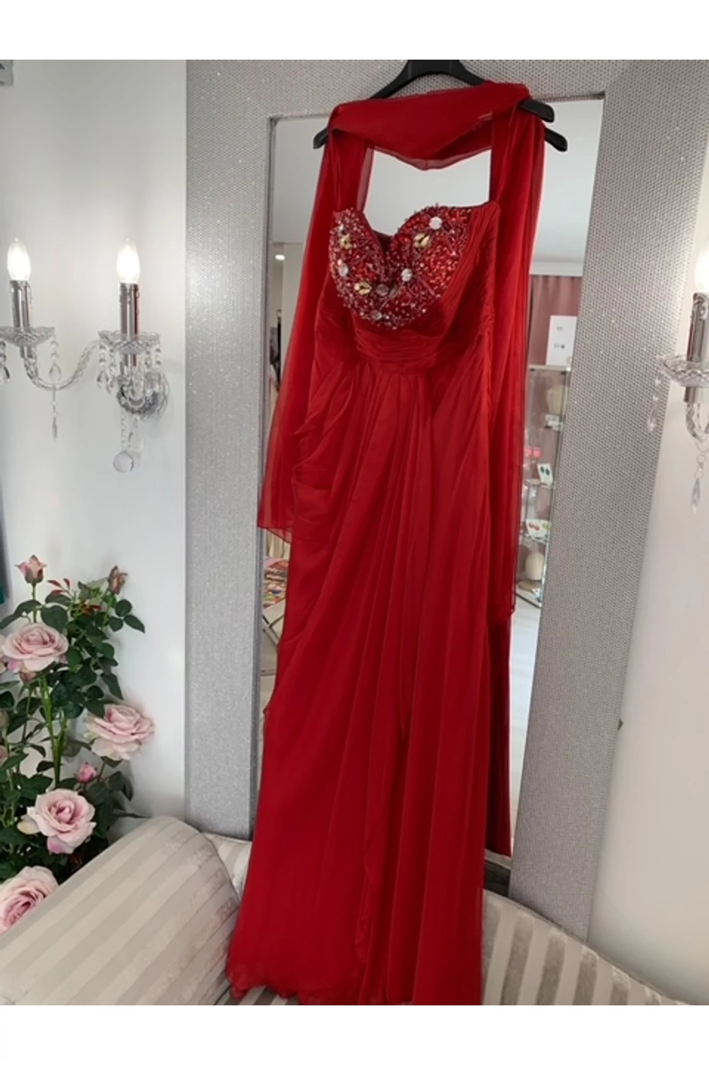 Őszi bordó vállpántos alkalmi ruha - ősz típusoknak 