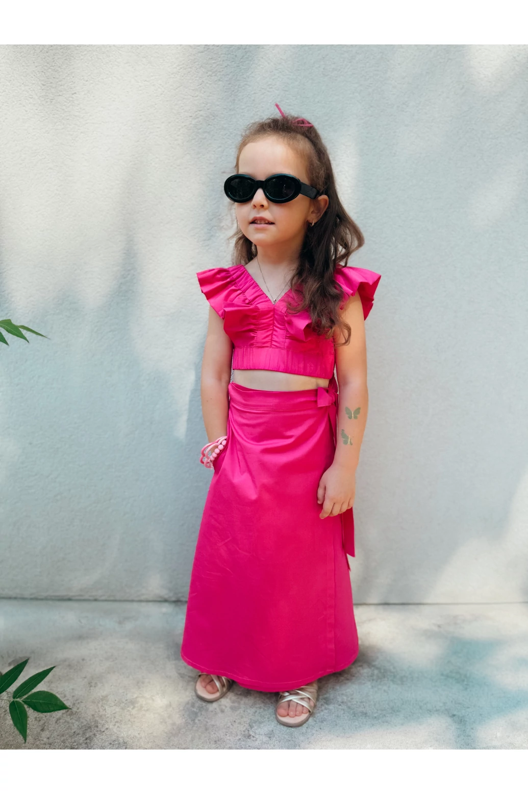 Mini Senorita pamut puplin V kivágású, fodros, gumírozott derekú felső átlapolos hosszú szoknyával 