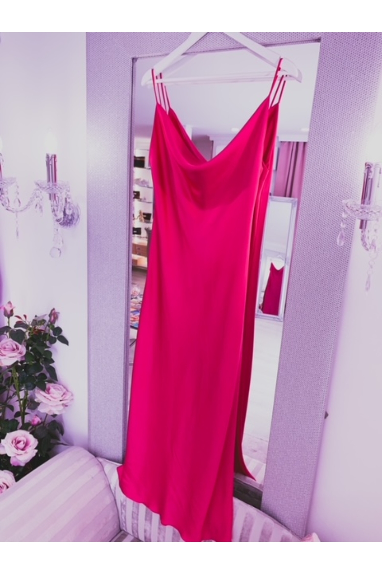 Téli pink vállpántos selyem ruha - tél típusoknak 