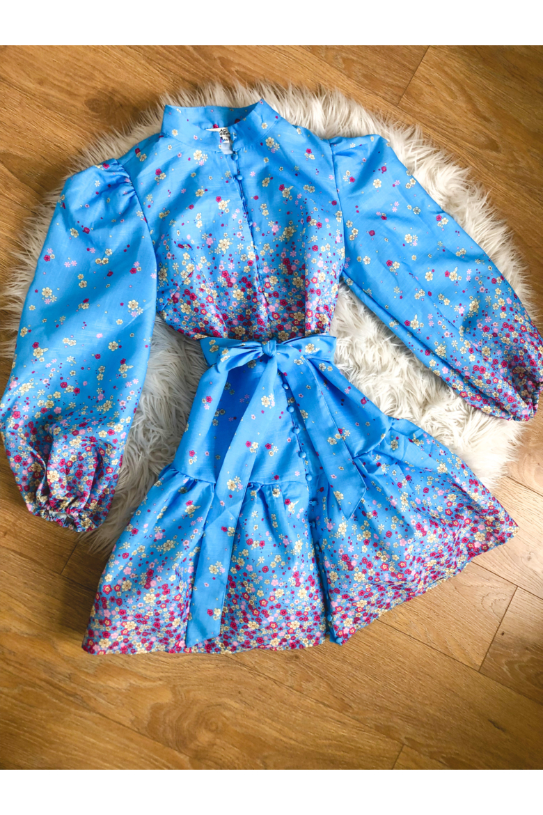 Kék fodros virágmintás ruha