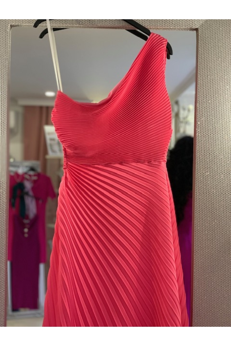 Pink félvállas hosszú pliszírozott ruha - tavasz típusnak 