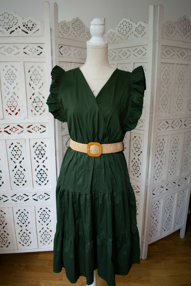 Őszi zöld V kivágású fodros nyári ruha övvel  - ősz típusnak 